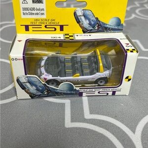 Vintage 1997 Disney Test Track Car Epcot 1:64 Scale Die Cast Model-NEW